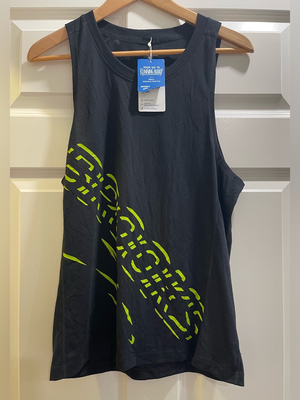 NWT Men’s Brooks Distance Tank 3.0 - small